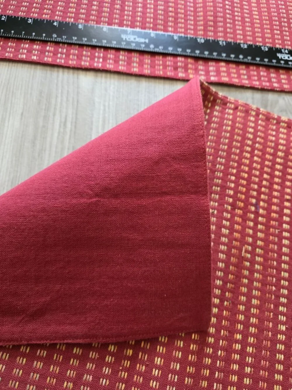Set Of 4 Red Woven Cotton Placemats With Geometric Pattern 18x13 Inches